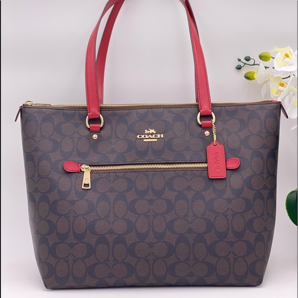 Coach Signature Gallery Tote